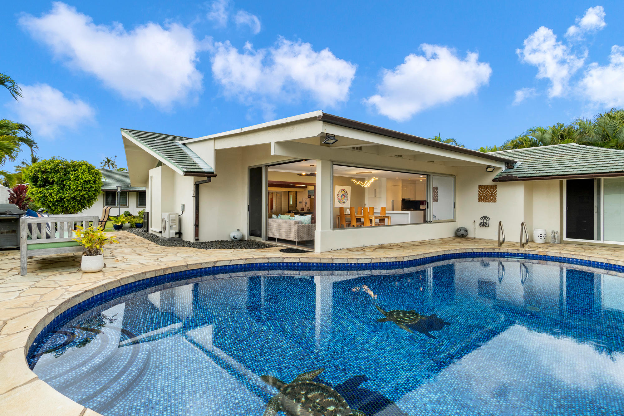 27 Niuhi Street: a luxury Single Family Home for sale in Honolulu