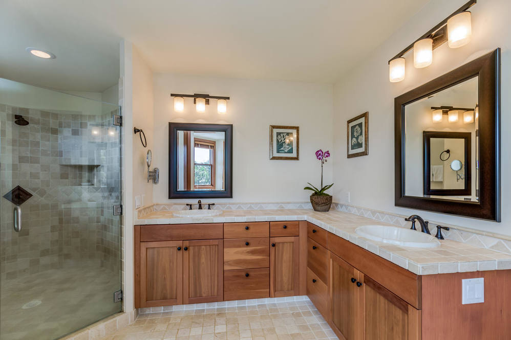 3679 KAWEONUI RD House for Sale in PRINCEVILLE 640580 Tiffany