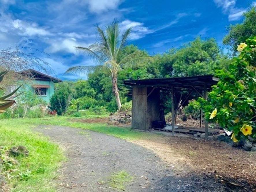 786968 MAMALAHOA HWY House for Sale in Holualoa 639499 Tanya