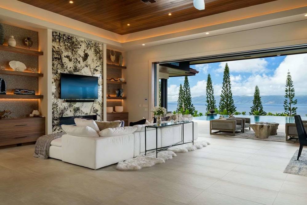 707 Mokuleia Pl 10 House for Sale in Lahaina 389142 Leslie