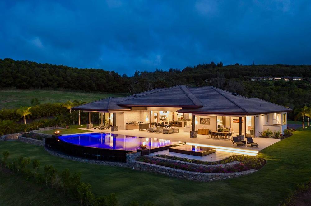 707 Mokuleia Pl 10 House for Sale in Lahaina 389142 Leslie