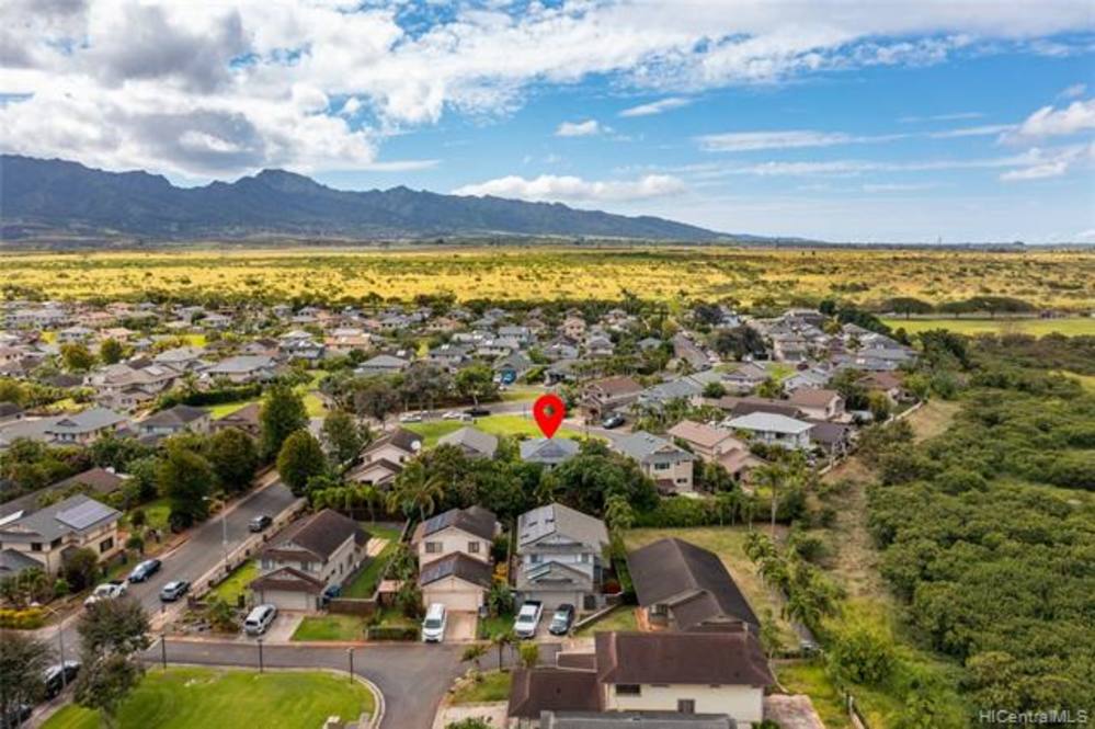 941157 Kaloli Loop House for Sale in Waipahu 202109896 Tarah