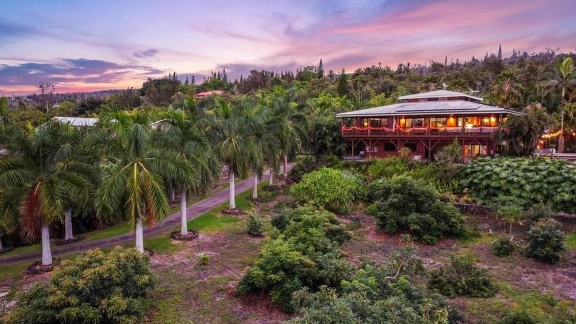 881584 MOANA DR House for Sale in CAPTAIN COOK 653251 Carrie