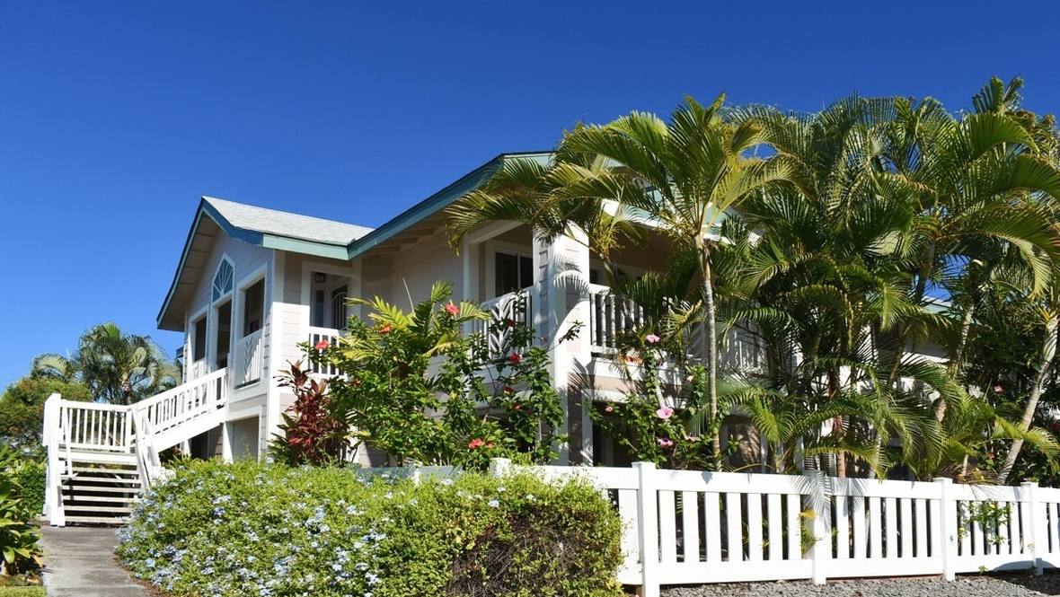 756081 ALII DR W102 Condo for Sale in KAILUAKONA 662200 Linda