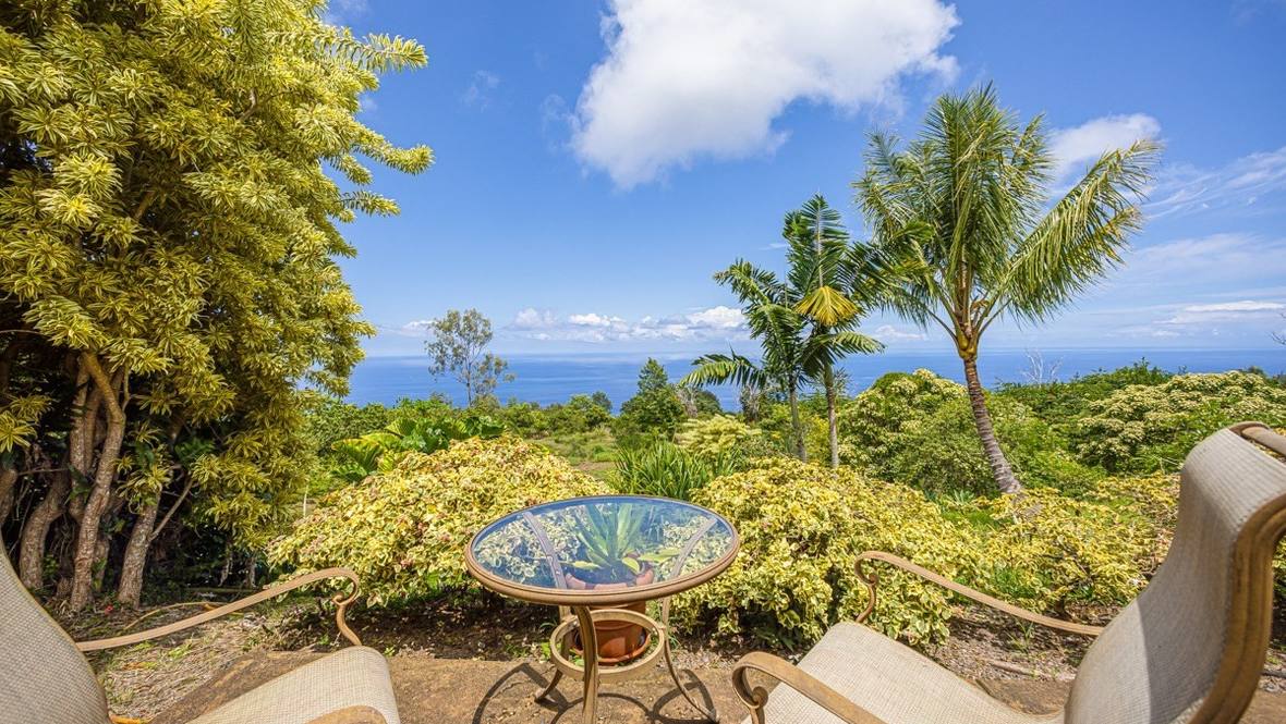 881615 PAPIO DR House for Sale in CAPTAIN COOK 662843 Tanya