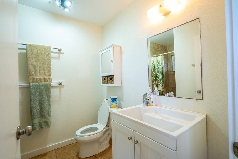 3238 UNAHE ST Image 23