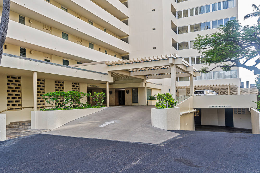 2895 Kalakaua Avenue 1701 Condo for Sale in Honolulu 202208778