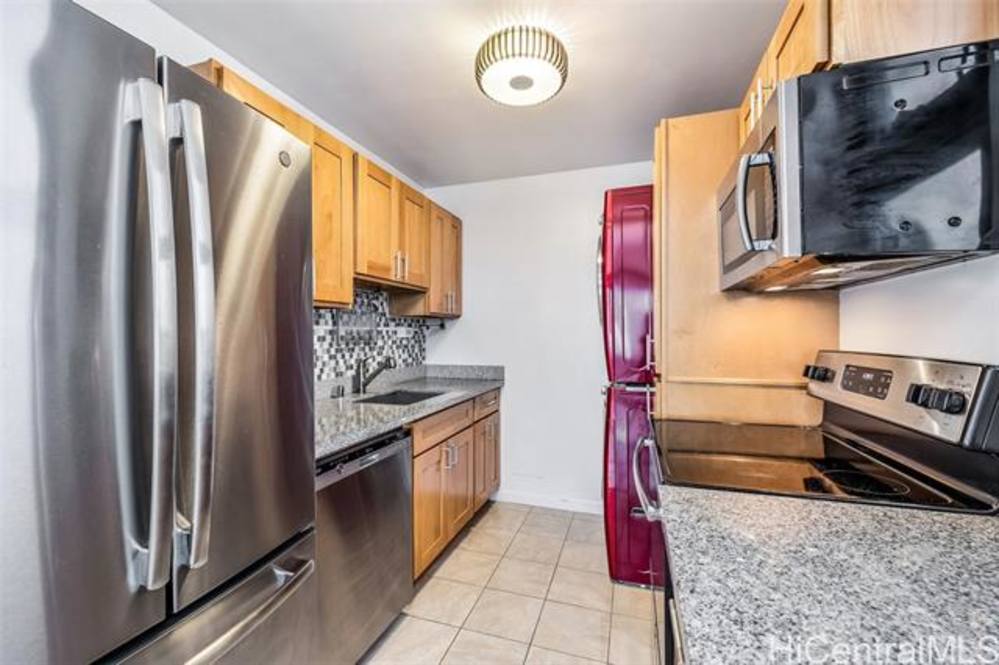 2410 Cleghorn Street 2102 Condo for Sale in Honolulu 202310670