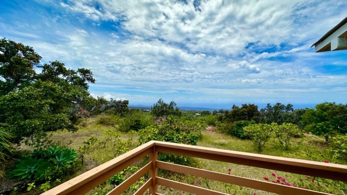 928478 BOUGAINVILLAEA DR House for Sale in OCEAN VIEW 669369