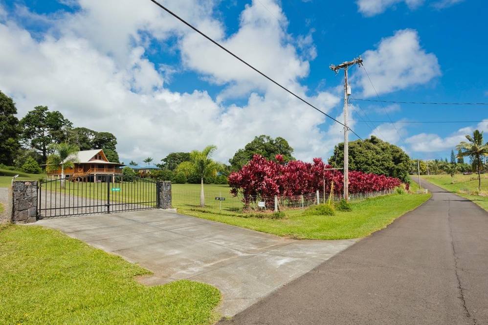 283033 BEACH RD House for Sale in PEPEEKEO 703419 Hawaii Life