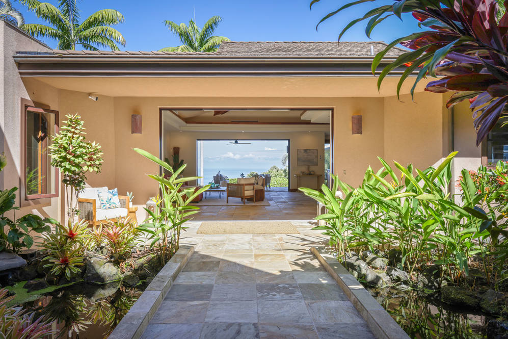 816641 AUAMO PL House for Sale in KEALAKEKUA 670576 Carrie Nicholson Hawaii Life