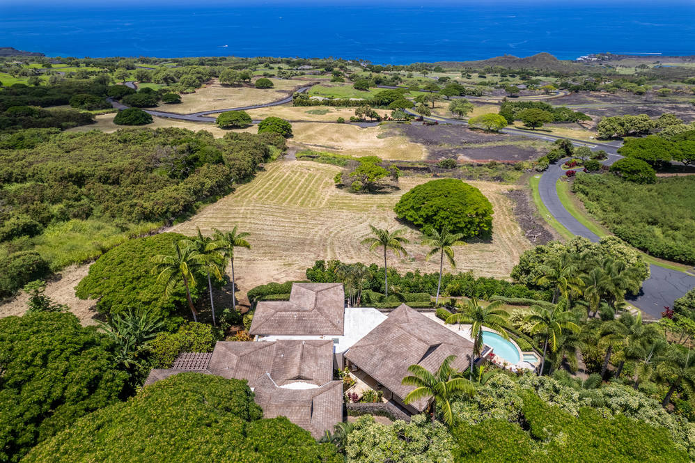 816641 AUAMO PL House for Sale in KEALAKEKUA 670576 Carrie Nicholson Hawaii Life