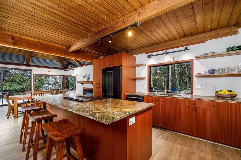 732090 KALOKO DR B House for Sale in KAILUAKONA 705297 Carrie