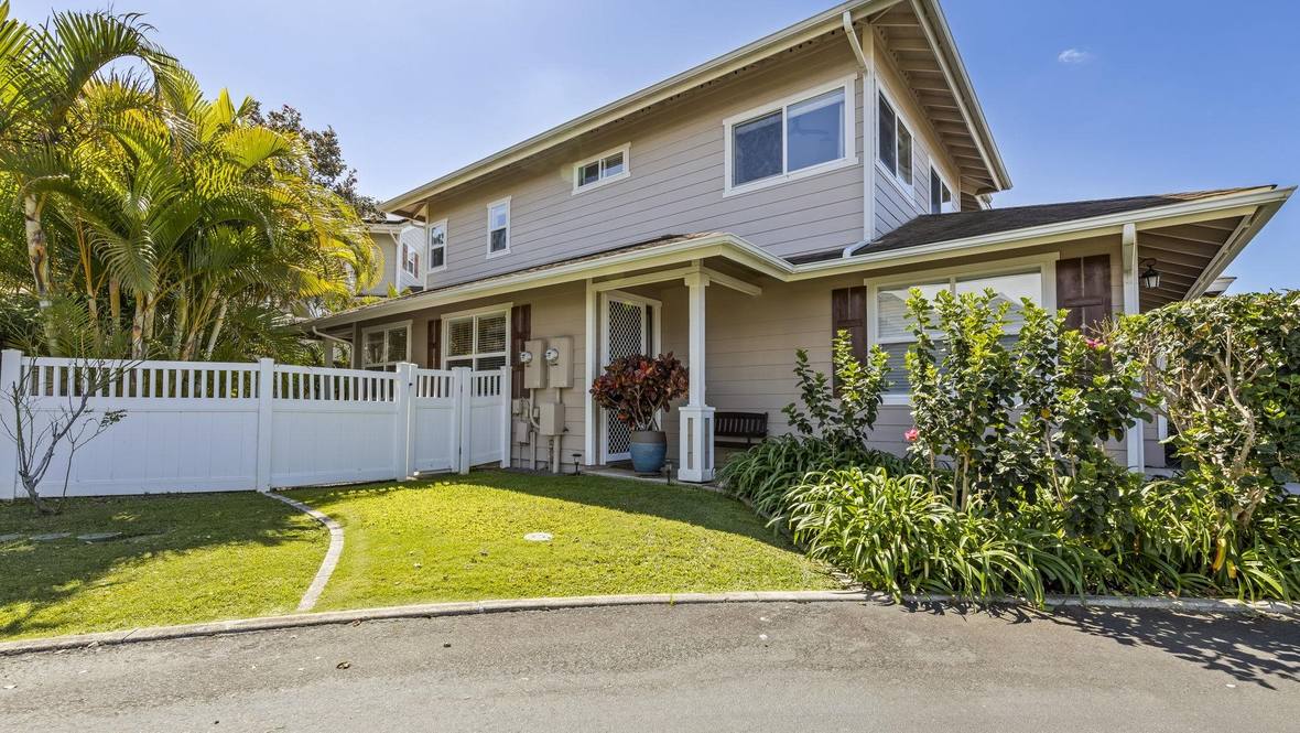 48 Kuinehe Pl 19 Condo for Sale in Pukalani 401693 Tom Tezak