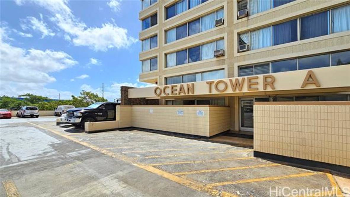 1060 Kamehameha Highway 2304A Condo for Sale in Pearl City