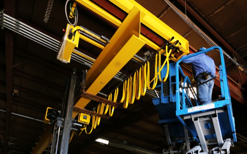 hoist-and-crane