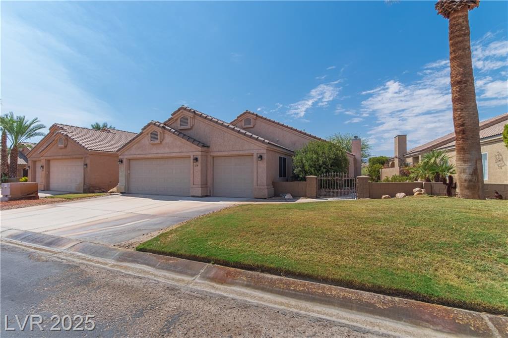 1214 Country Club DR