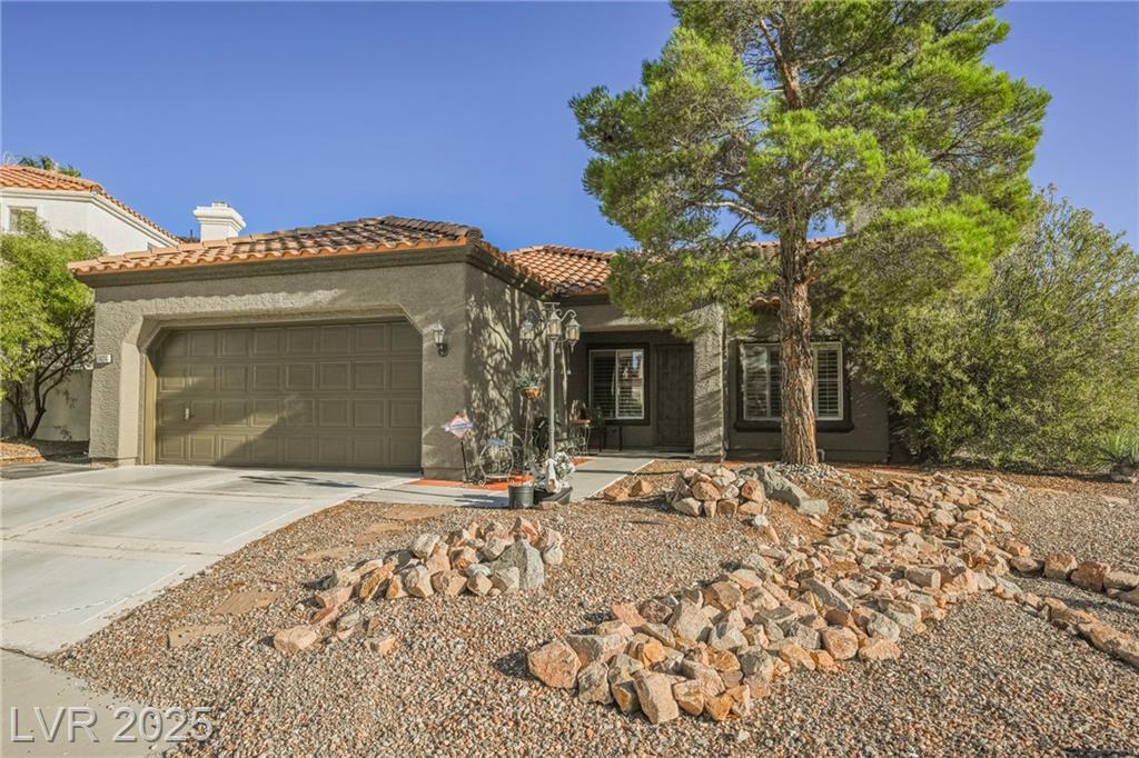 1424 Country Hollow DR