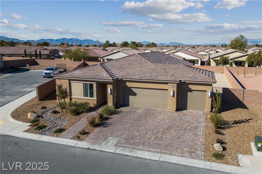 4430 Deliza LN
