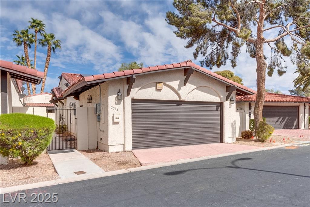 2532 Whippoorwill LN