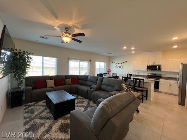 380 Larksong AVE