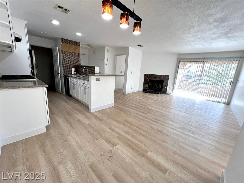 2200 Fort Apache RD