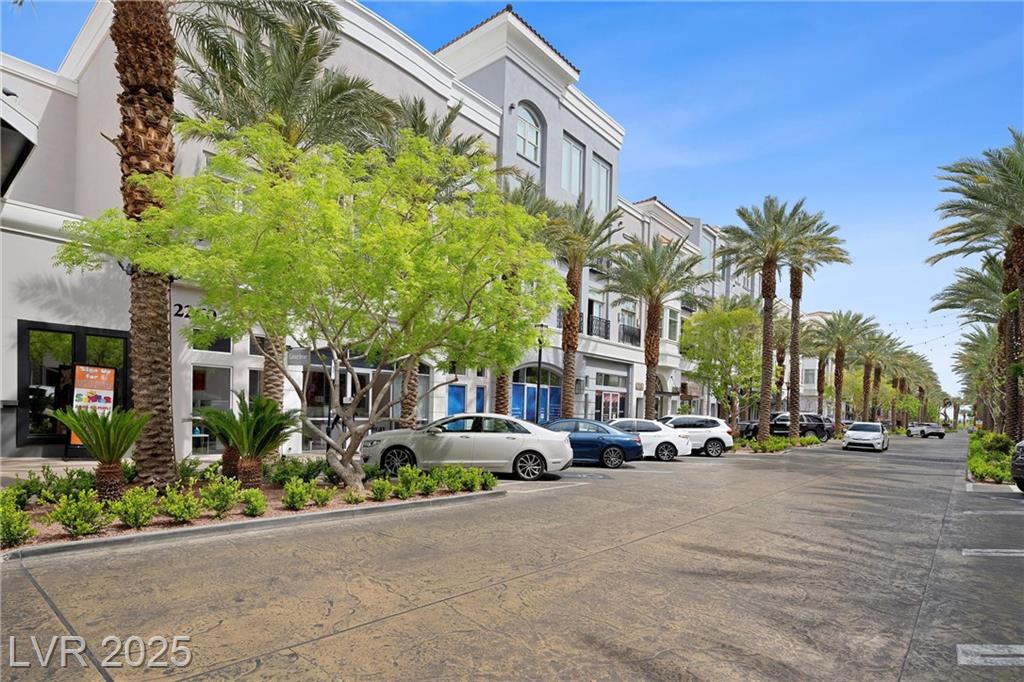2260 Village Walk DR