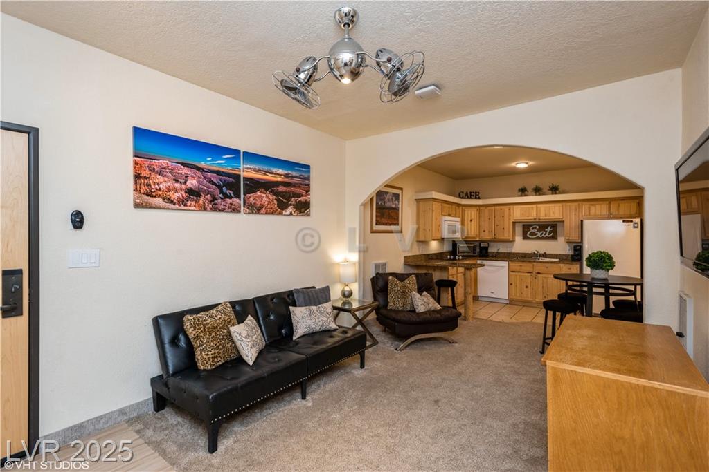 223 Hunter Ridge RD