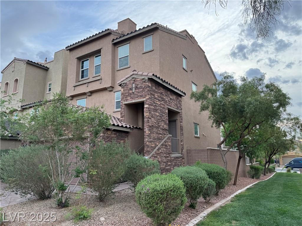 355 Gracious WAY