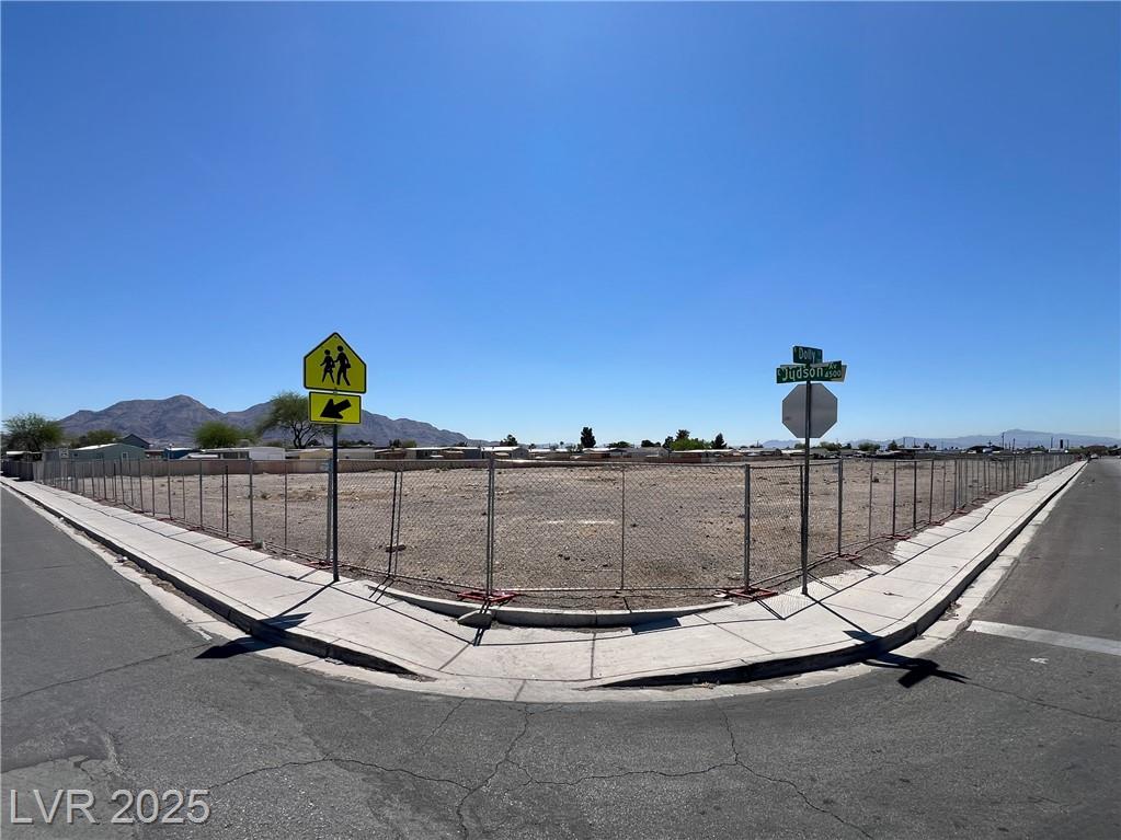 2150 Dolly LN
