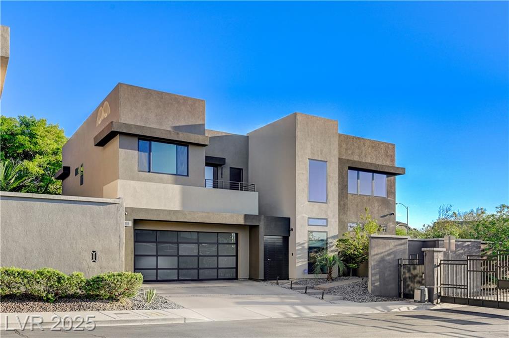 1181 Calle De Luz 