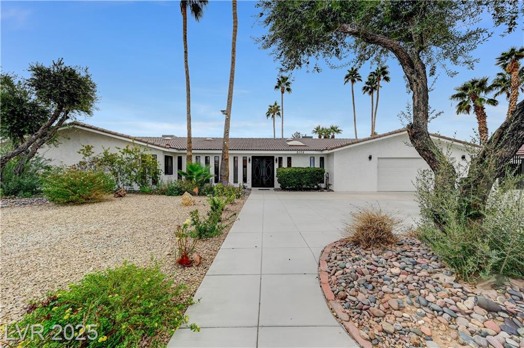 3175 Torrey Pines DR