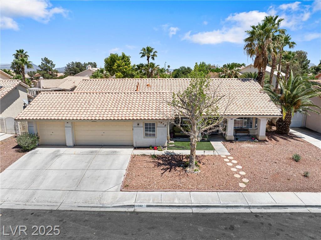 5912 Hollowridge RD