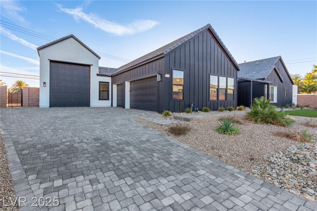 5725 El Royale CT