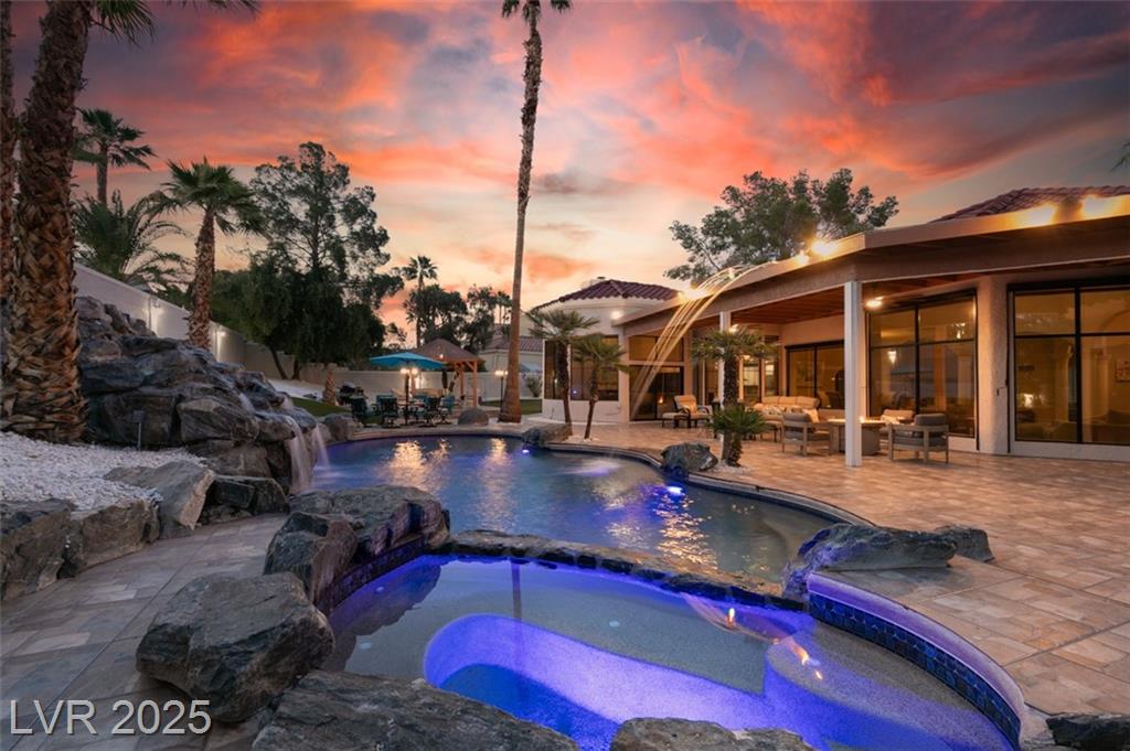2101 Diamond Bar DR