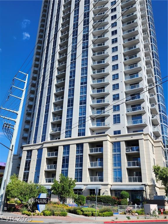 200 Sahara AVE