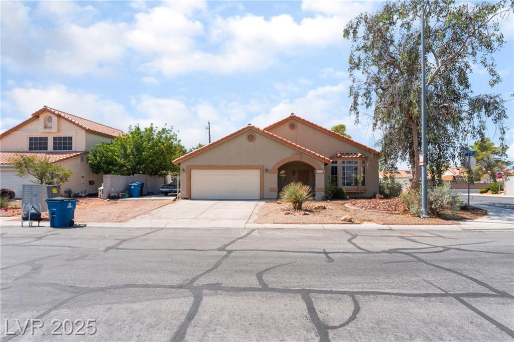 4335 Twin Peaks DR
