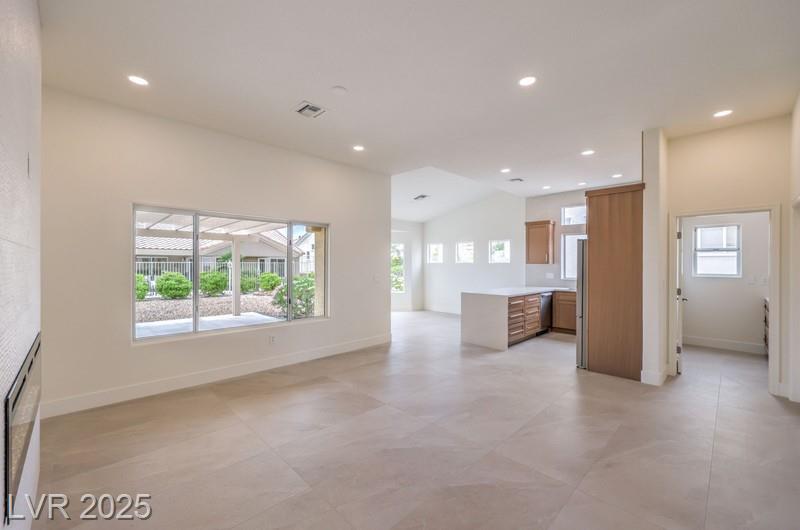10421 Linfield PL