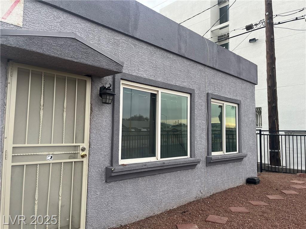 817 Stewart AVE