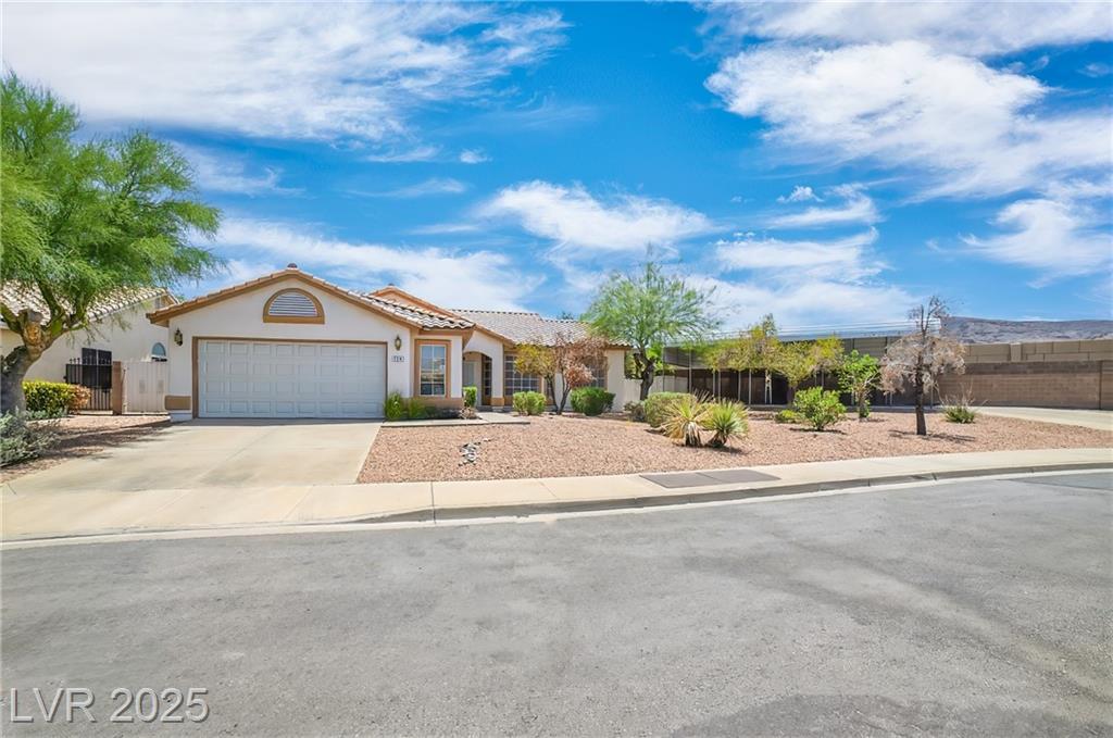 114 Tamarack DR
