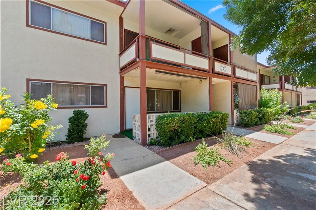 350 Desert Inn RD