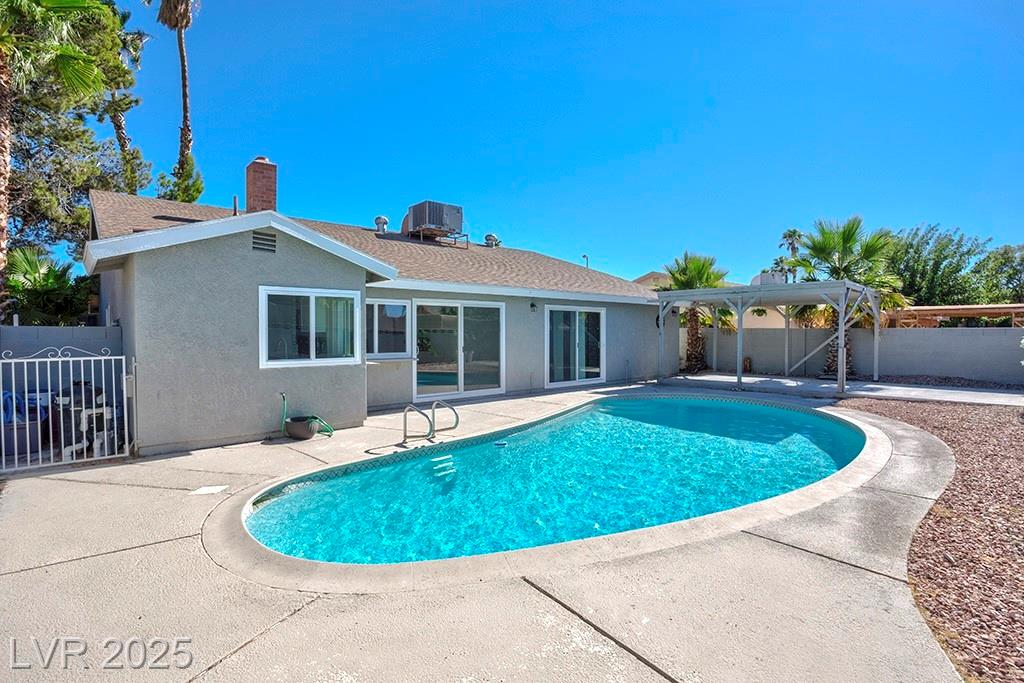 6848 Groveview LN