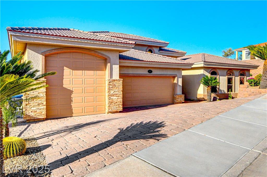 890 Moonstone DR