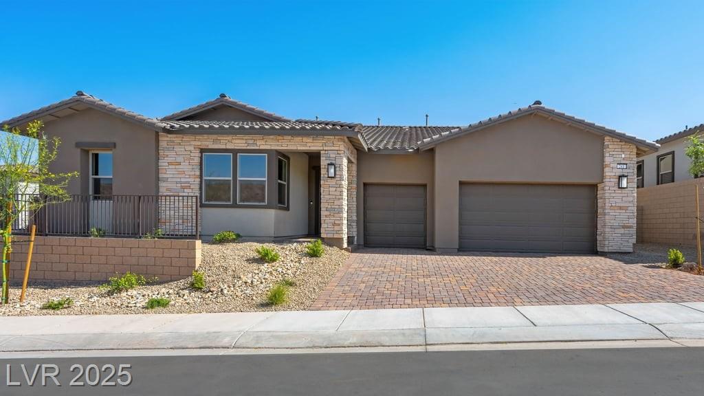 241 Paraggi Bay DR