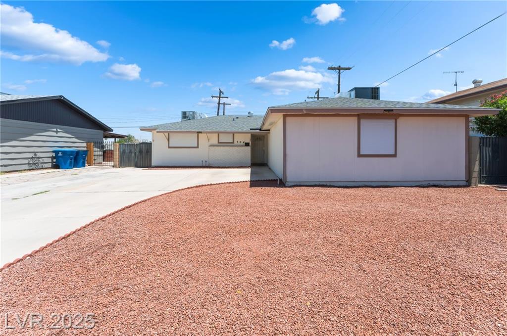 704 Wallace DR