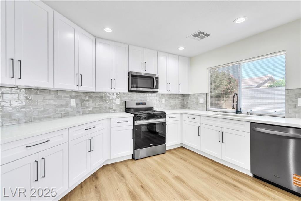 2112 Hollow Oak AVE