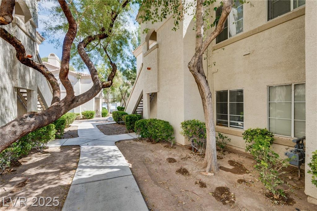 6480 Annie Oakley DR
