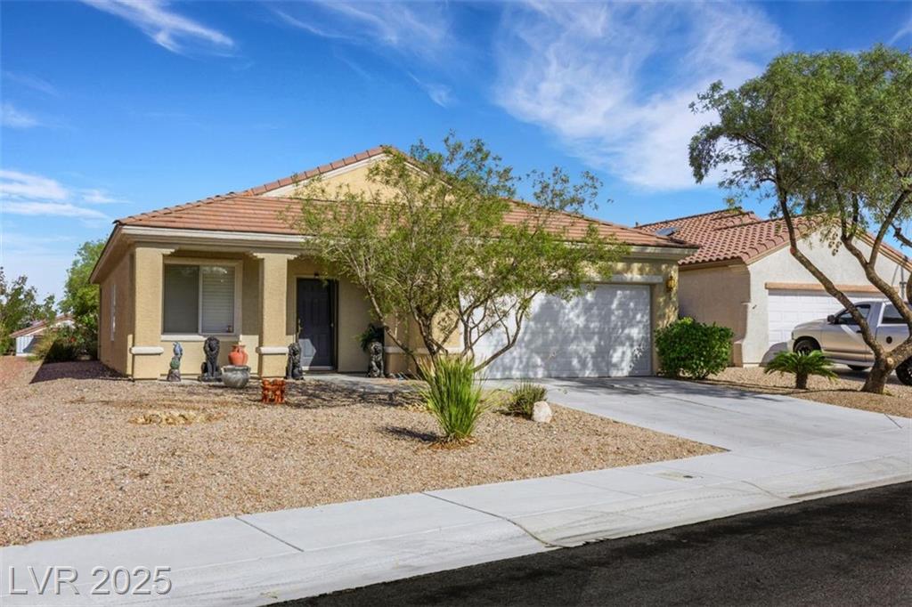 1935 Valley Center DR