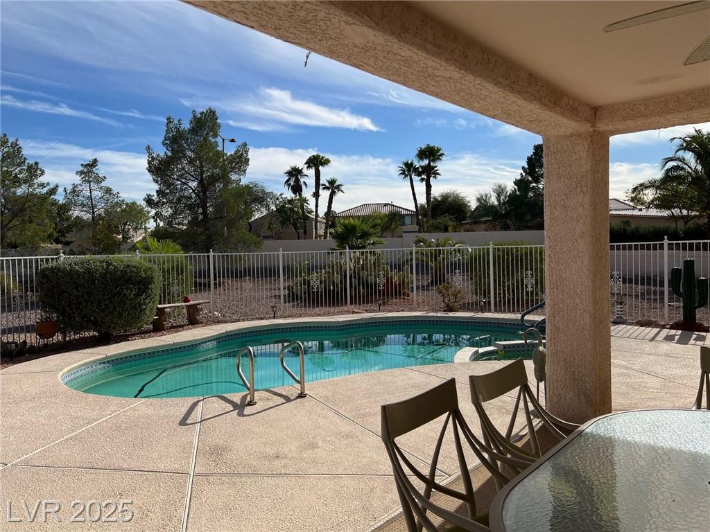 2404 Floyd CT