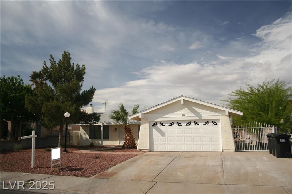 211 HEATHER DR